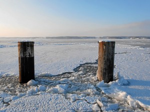 Die zugefrorene Flensburger Förde im Eiswinter 2012